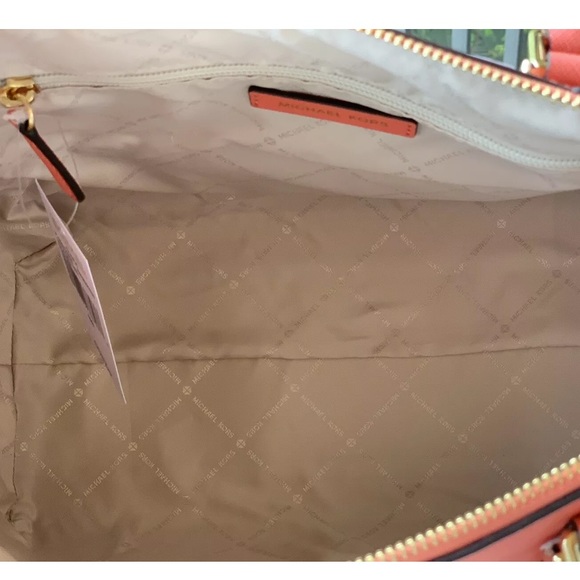 SALE💕Michael kors large satchel bag crossbody - Picture 4 of 4